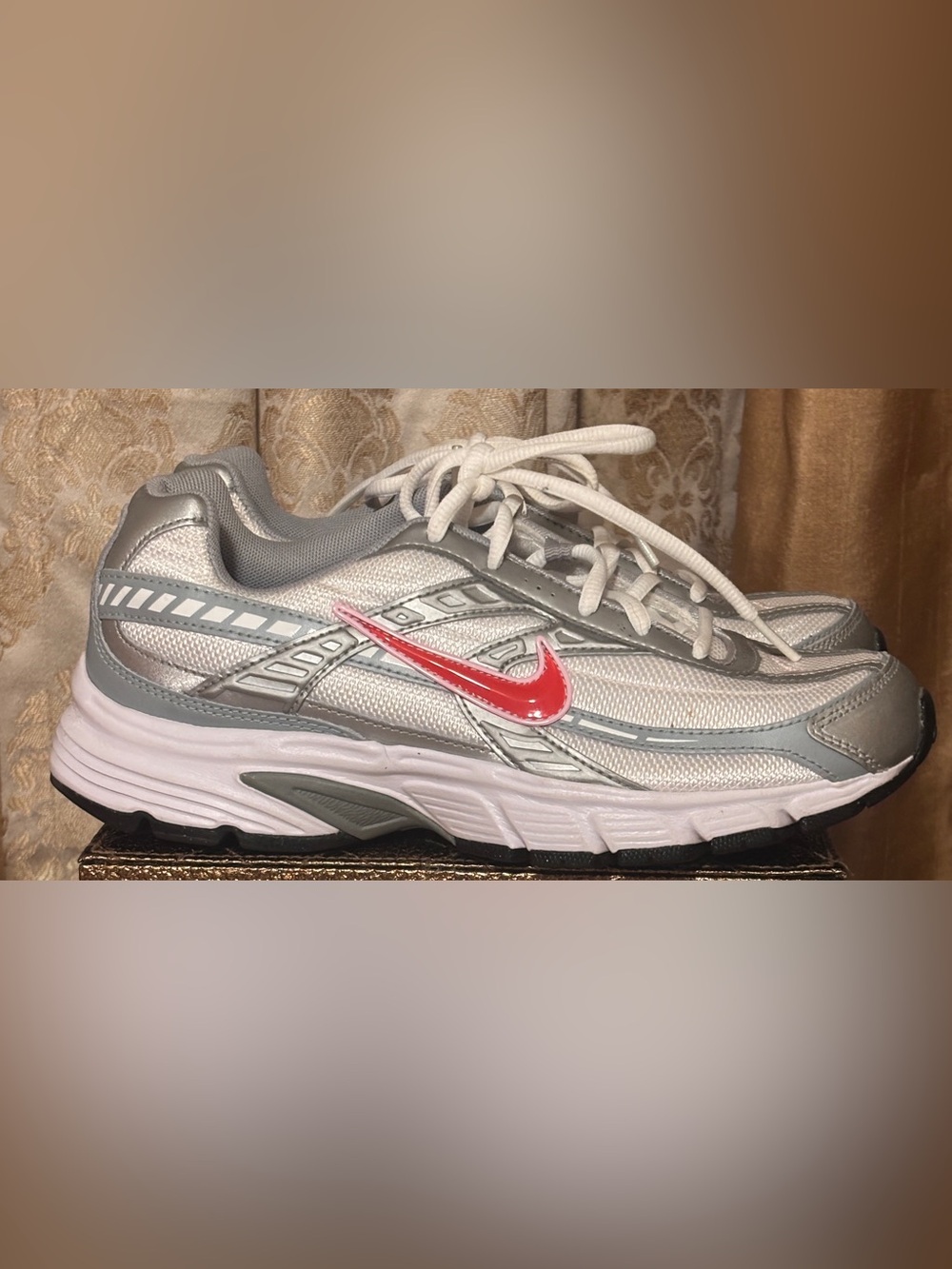Nike Initiator Silver and Pink Low-Top Athletic Sneakers Women's Size 7.5